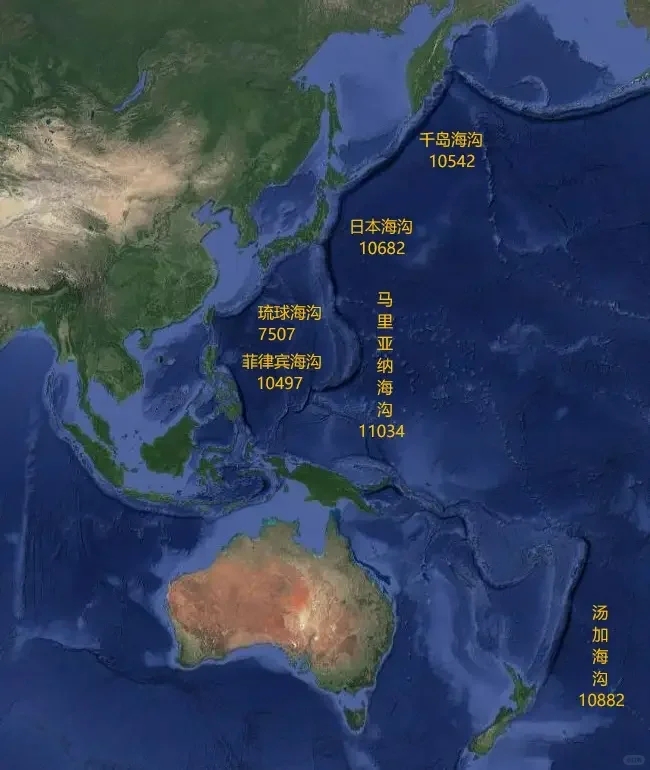 日本海底地图，吓一跳，像站在悬崖边？